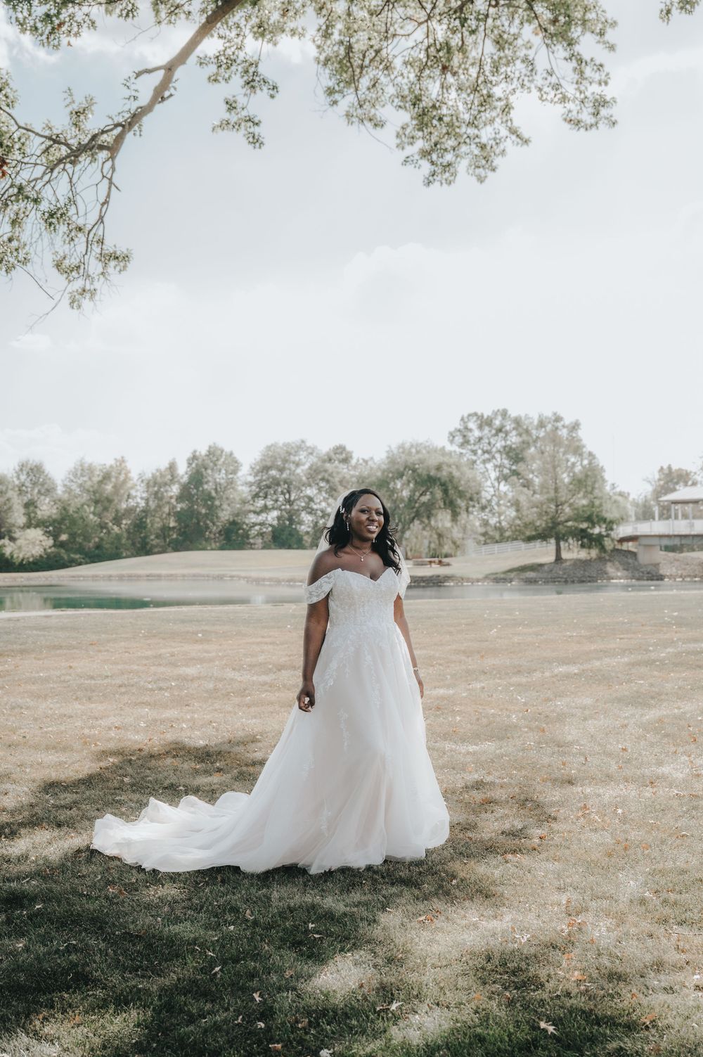 Wedding photography in The Lodge at Red Cedar, Fort Wayne, Indiana.