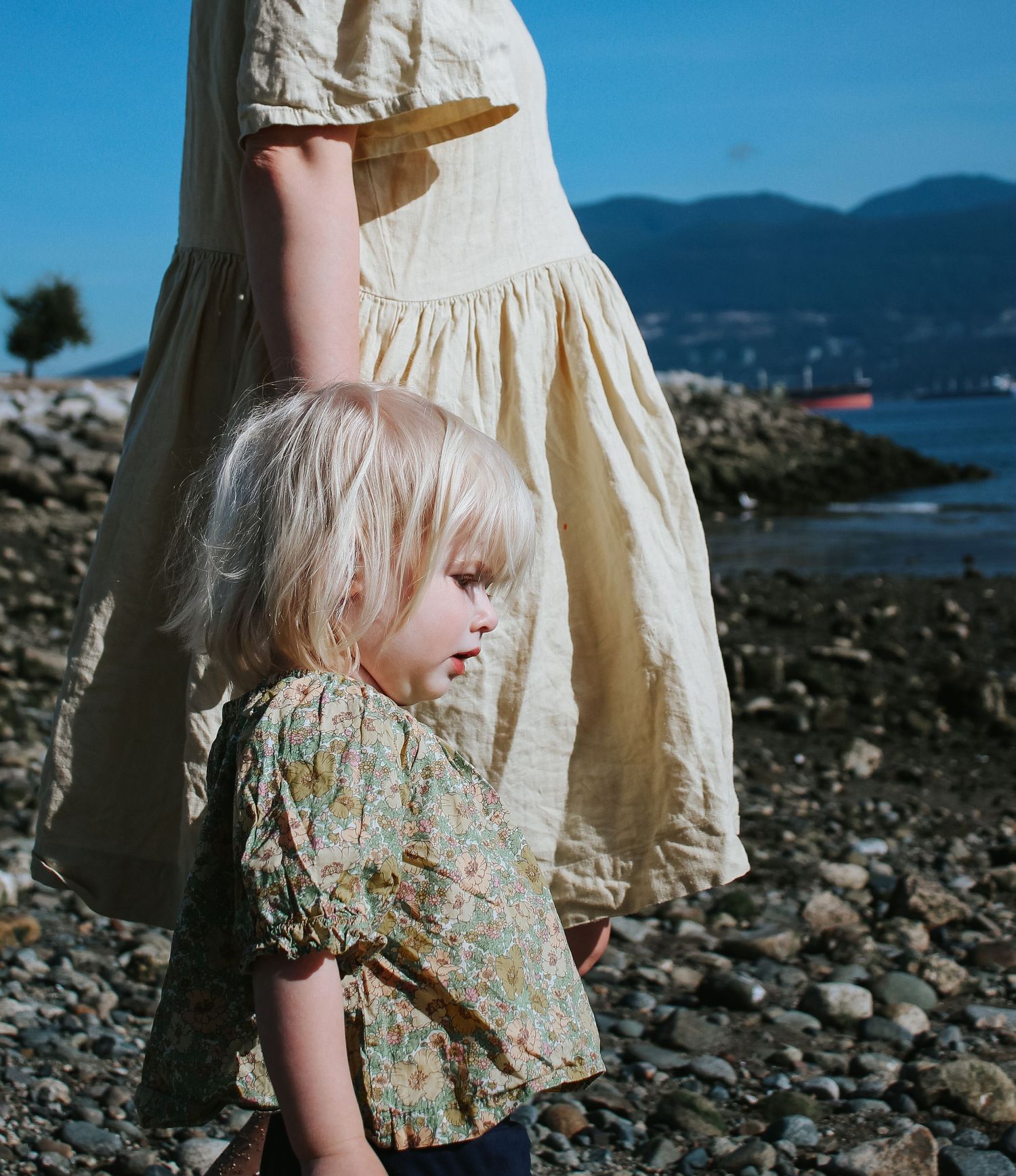 Vancouver Family and Motherhood Photographer offering natural and candid mommy and me sessions indoors or outdoors