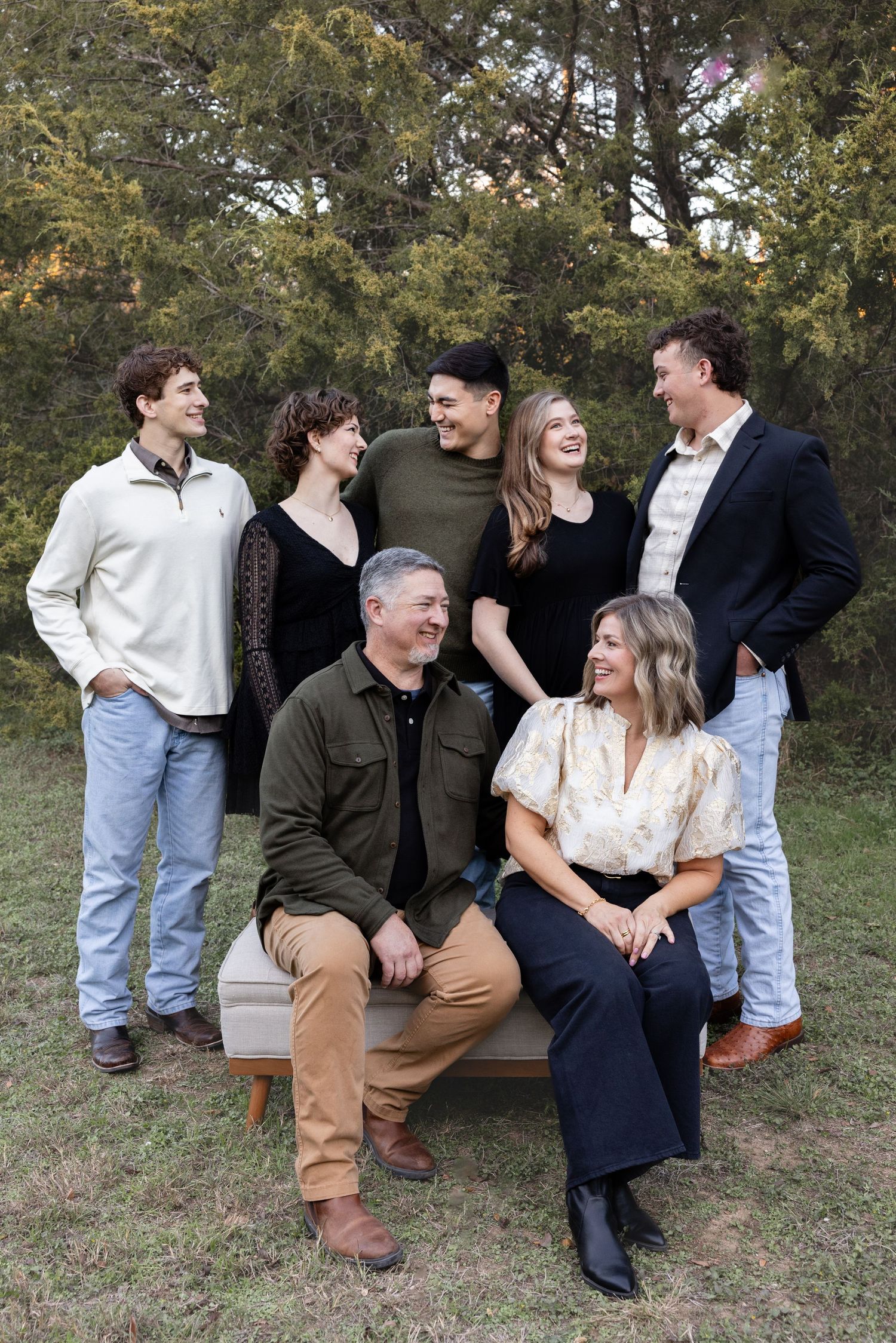 DFW family photographer taking family photos in Fort Worth Texas