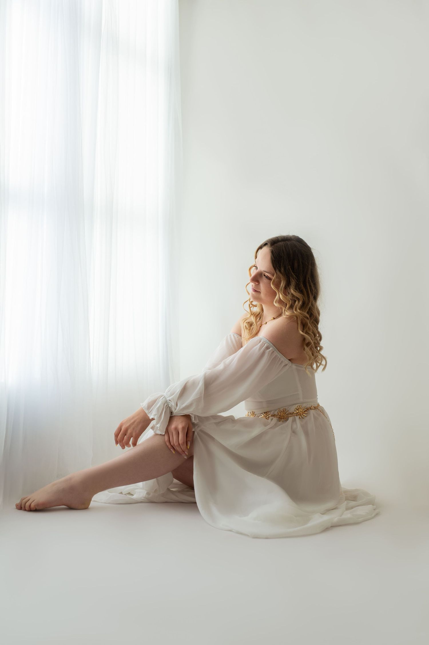 Mini séance photo blanche au studio proche Beauvais épurée et intemporelle - Mathilde Verduyn