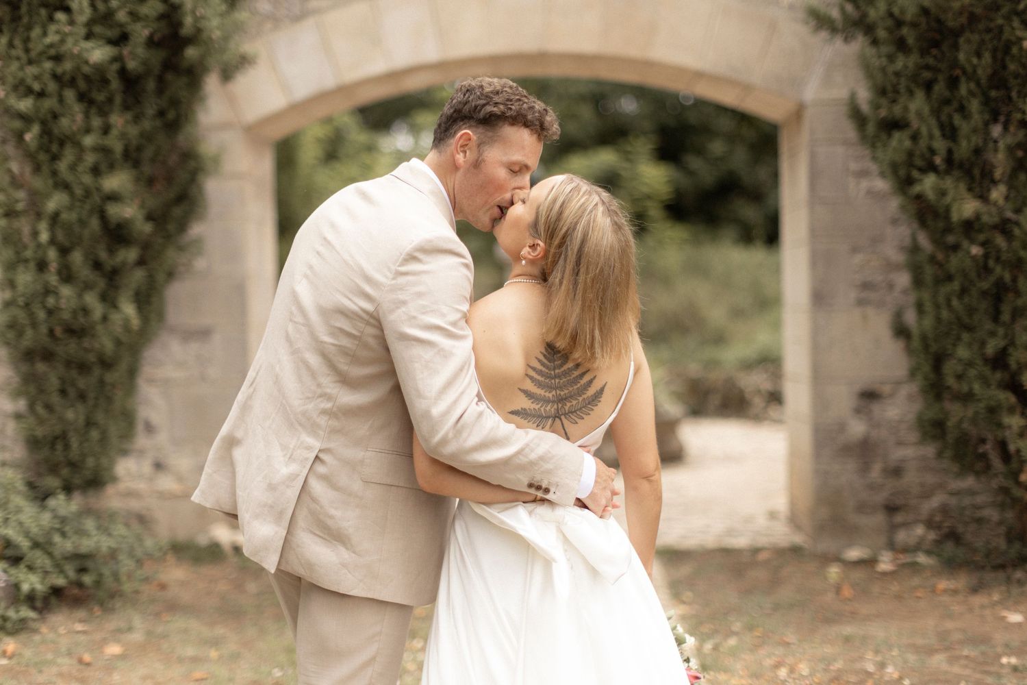 Dordogne french wedding photographer Château de Raysse