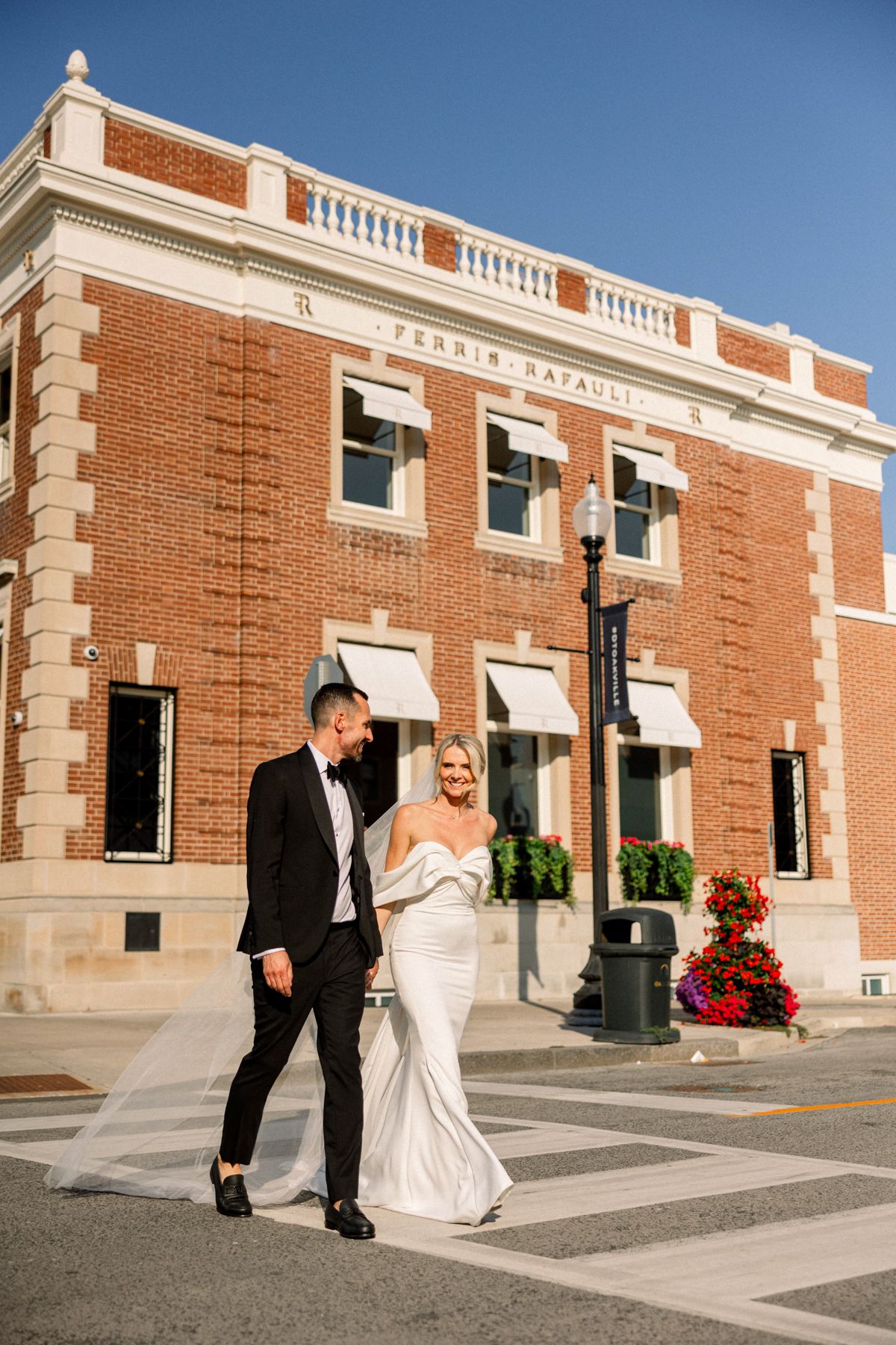 Wedding ceremony overlooking Lake Ontario in Oakville, Canada