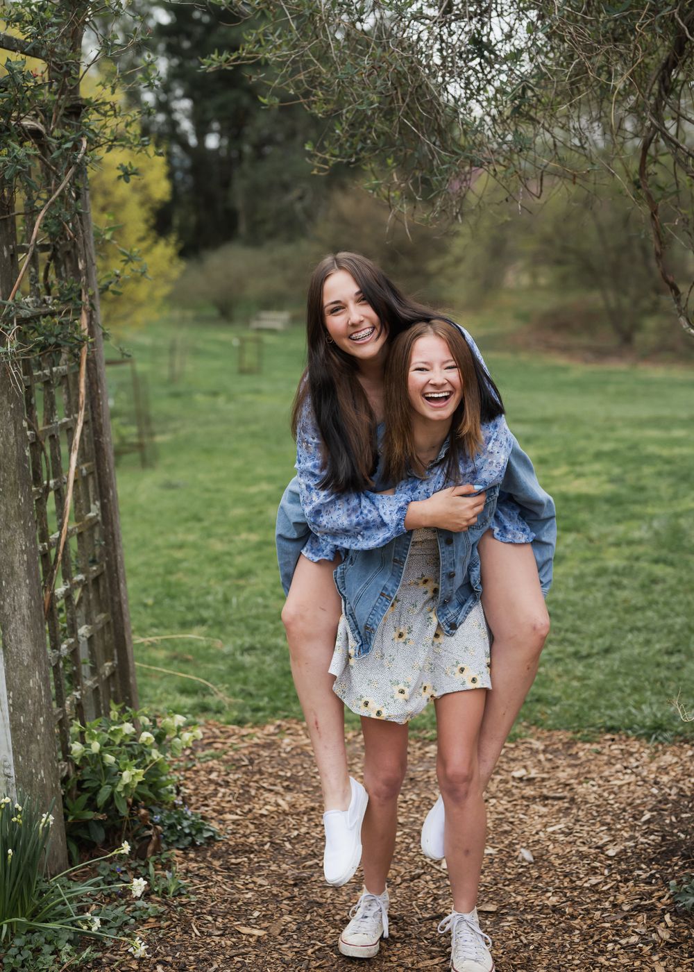 Senior session at Blandy Experimental Farm in Clarke County, Virginia