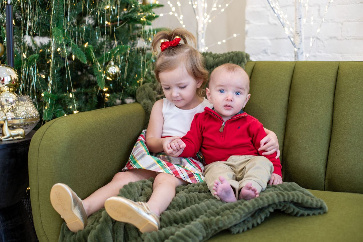 christmas seasonal holiday photoshoots luxury high end beautiful photos quick turn around retouched crisp true to color editing cincinnati
