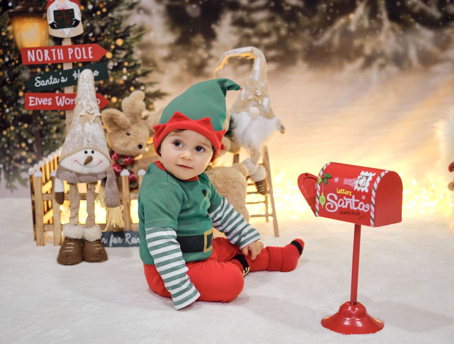 Bebe com cenário de natal