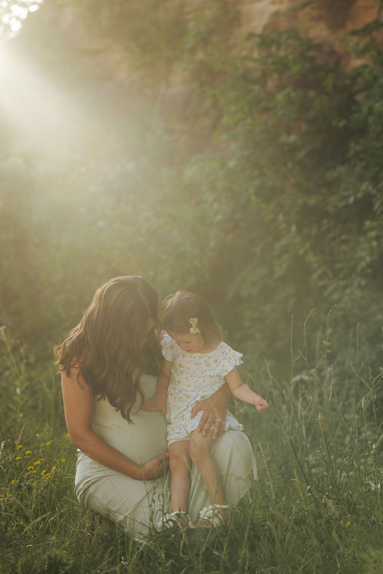 Young mom with her little girl, Family Photos, St. Louis, Missouri