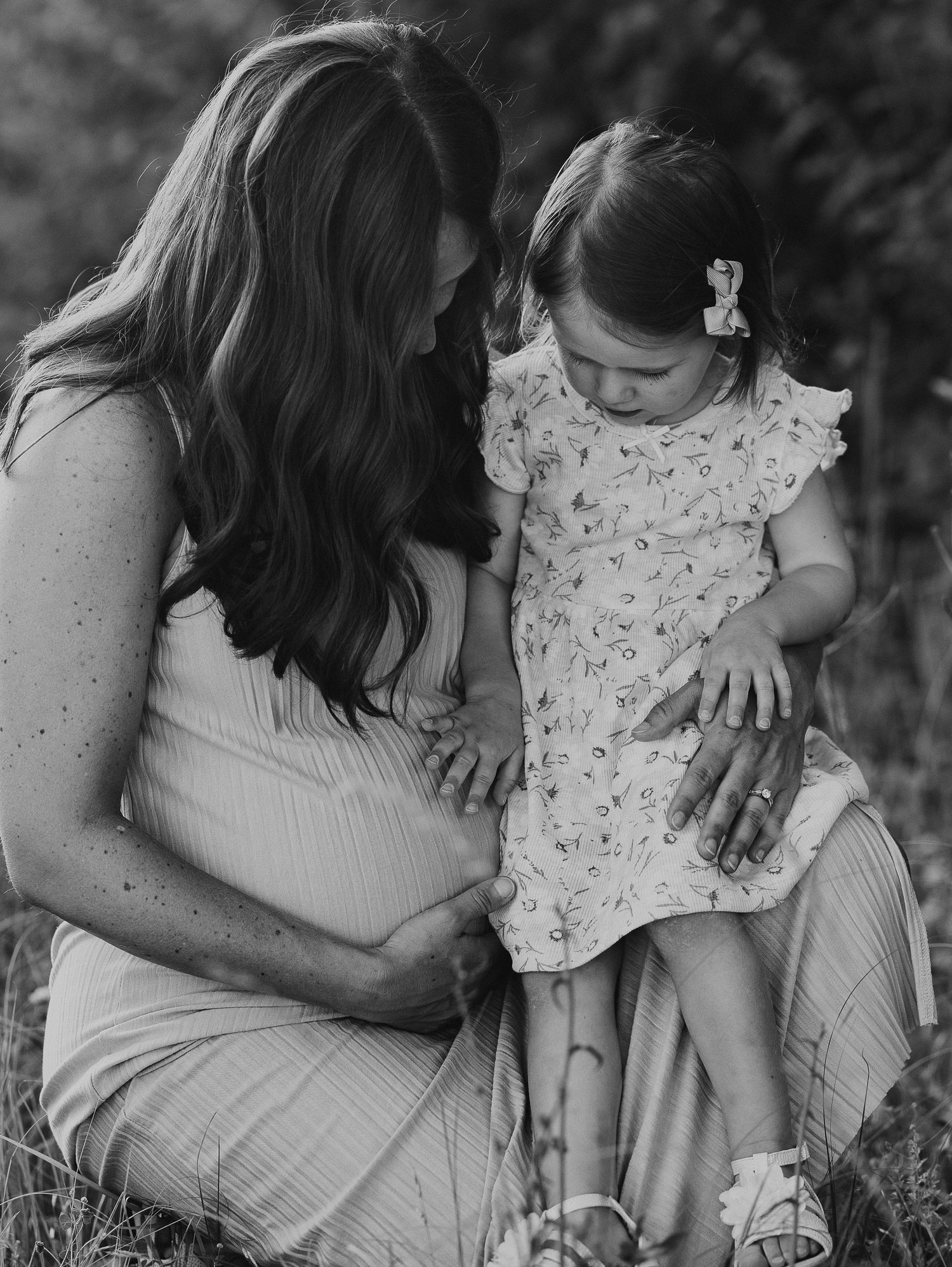 Young mom with her little girl, Family Photos, St. Louis, Missouri