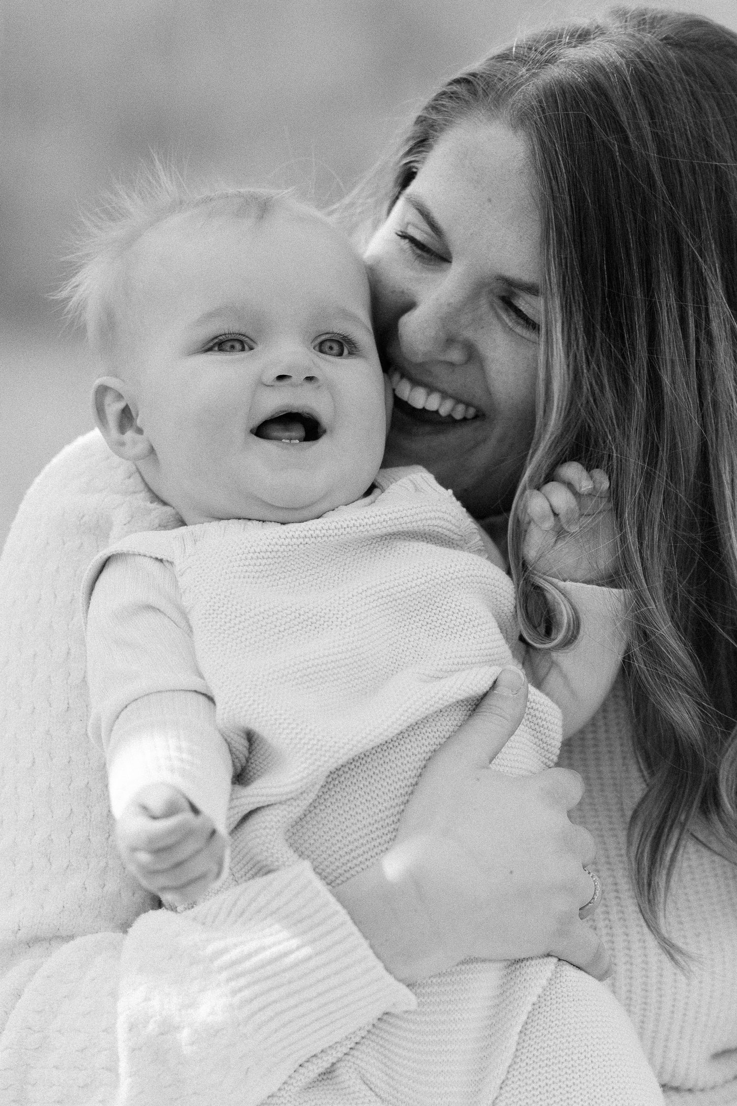 Young mom with baby girl, family photos, St. Louis, Missouri