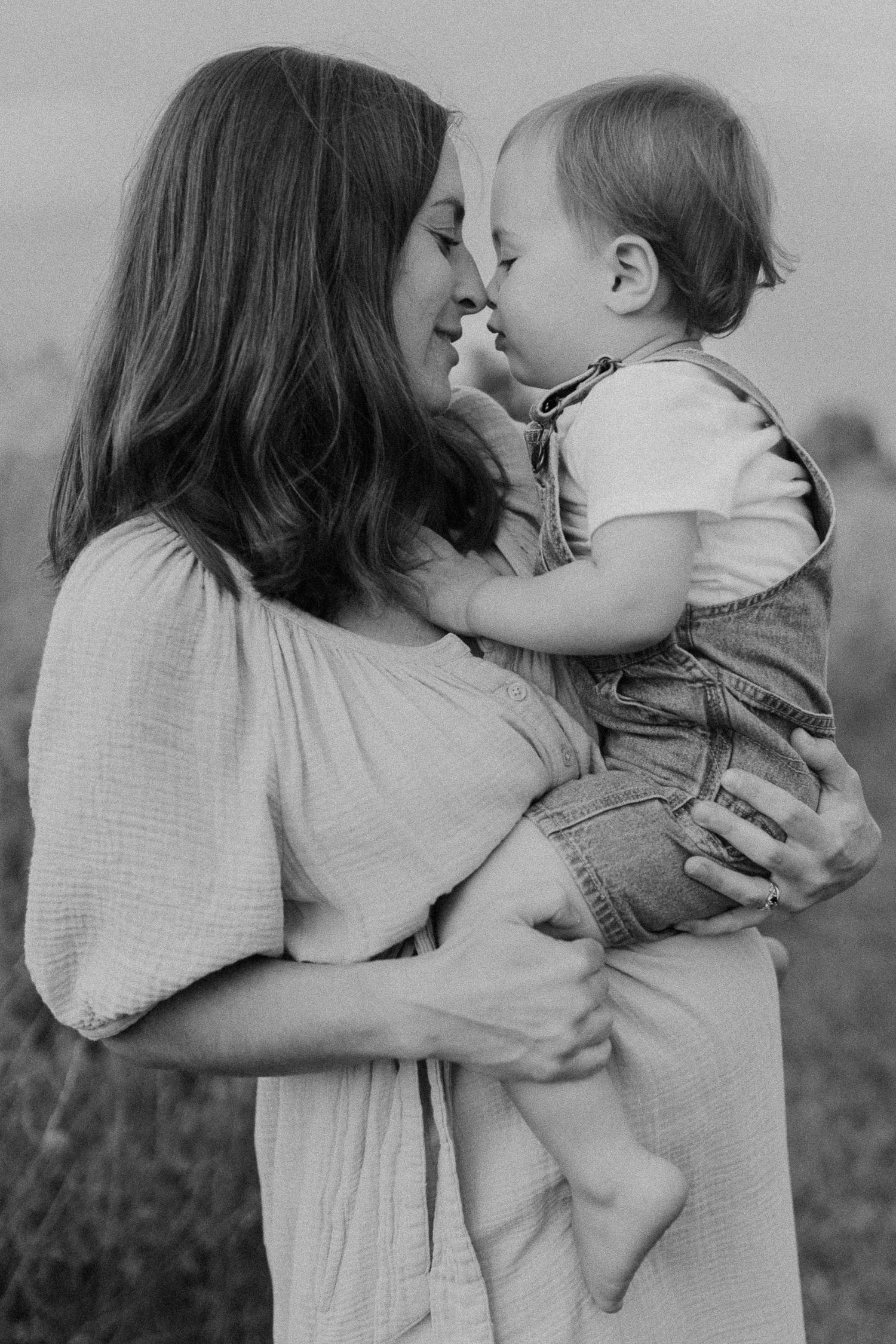Young mom with her son, Family Photos, Chicago, Illinois