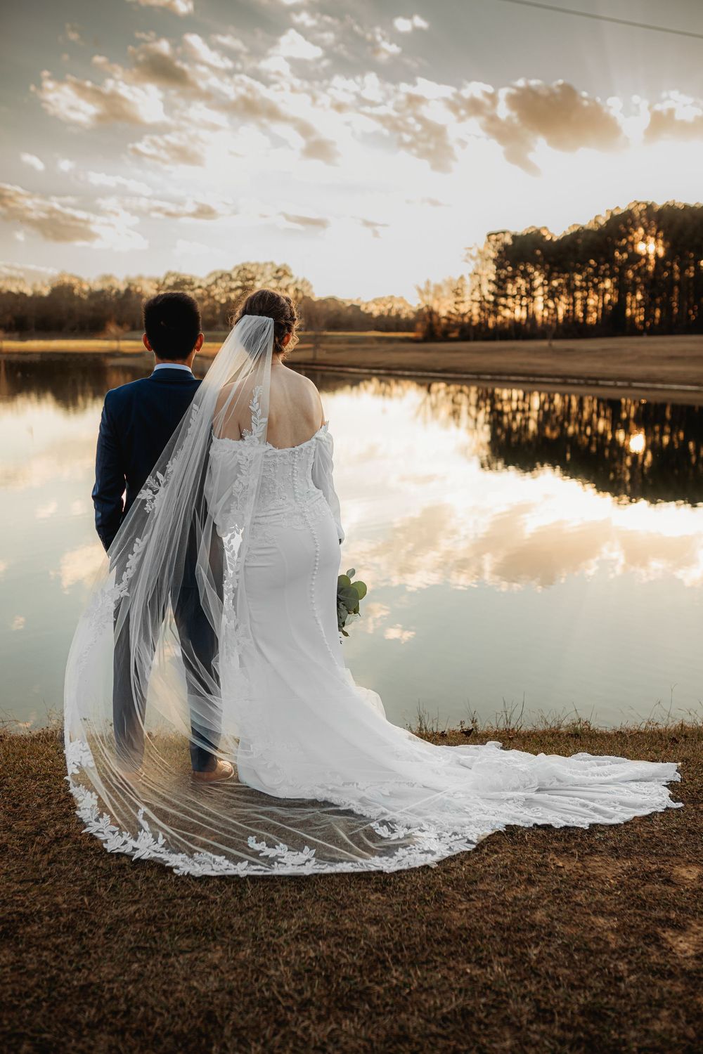 beautiful fall wedding portraits at a park in Hartselle, Alabama by a North Alabama Photographer