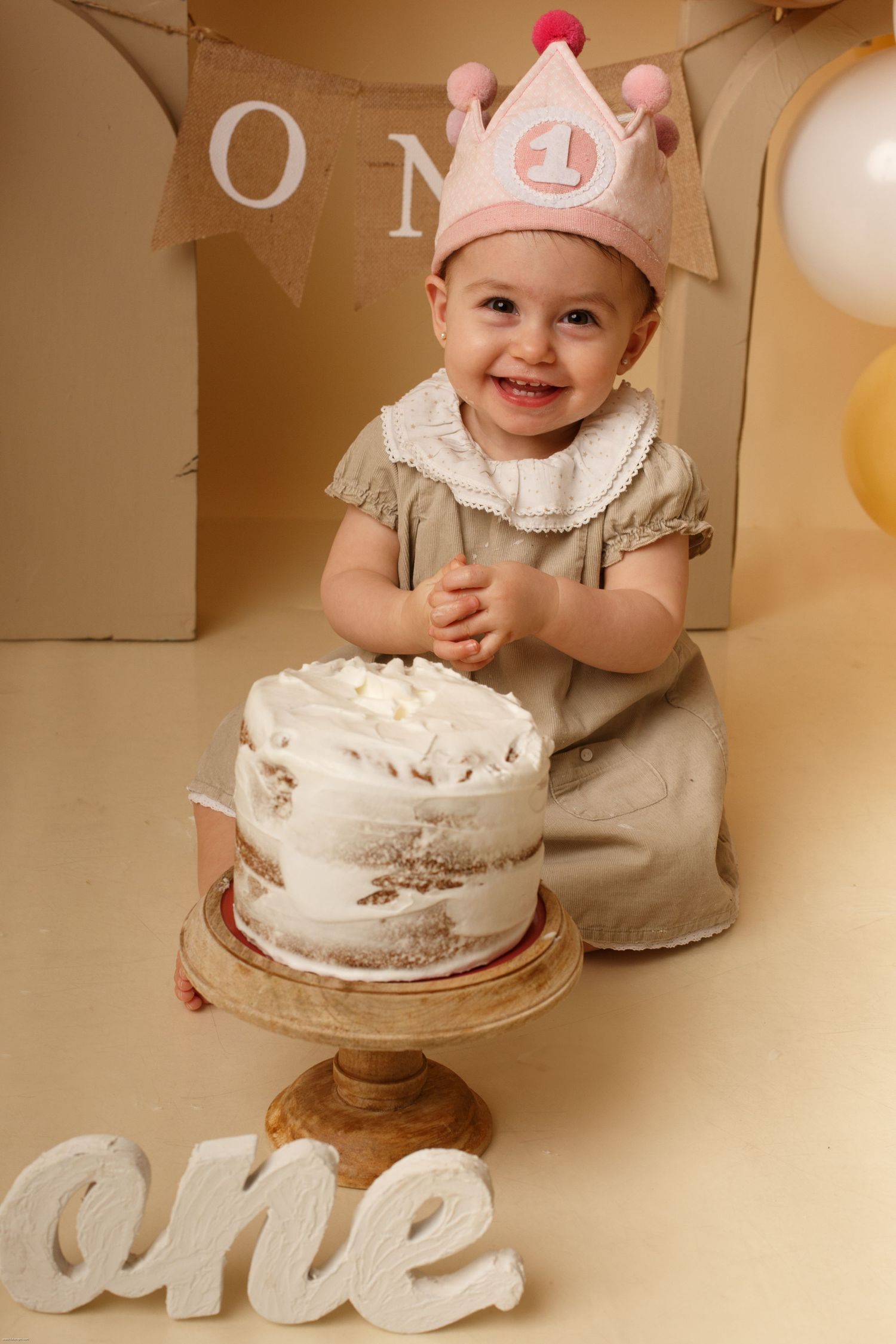 smash cake, fotografía smashcake, fotos de cumpleaños, cumple un añito, su primer añito, fotos de niños en estudio, estudio de fotografía