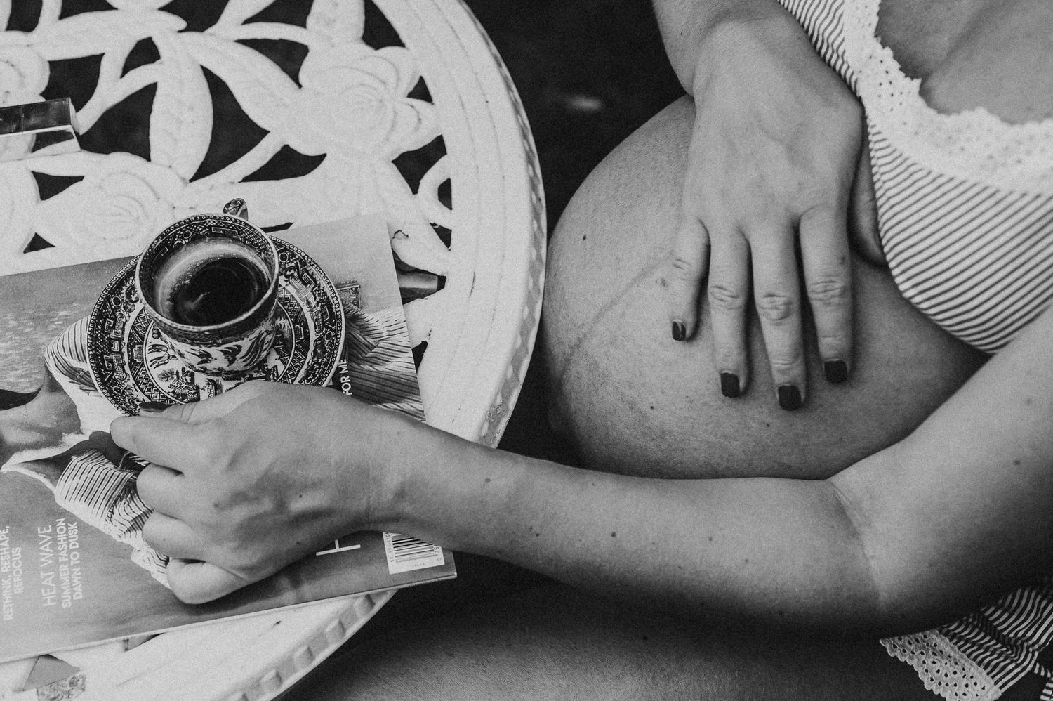 pregnancy black and white photo-sophia-birth-photography-dallas-maternity and birth photographer