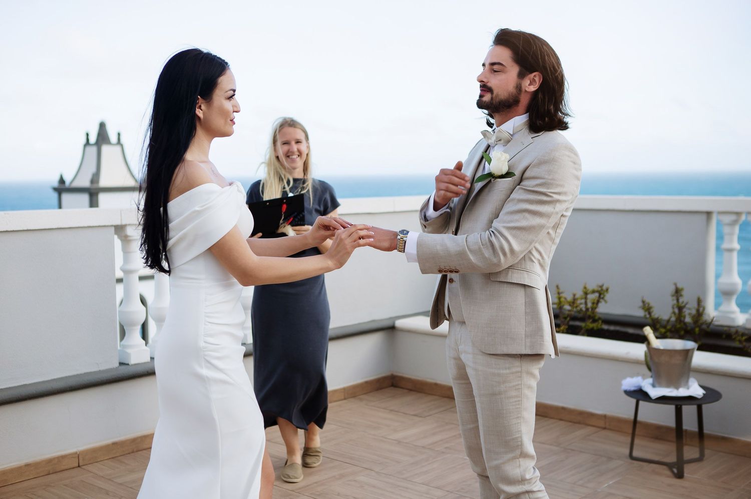 Intimate elopement ceremony in Jandía overlooking the ocean - Fuerteventura and Lanzarote elopement photographer photoFuerte
