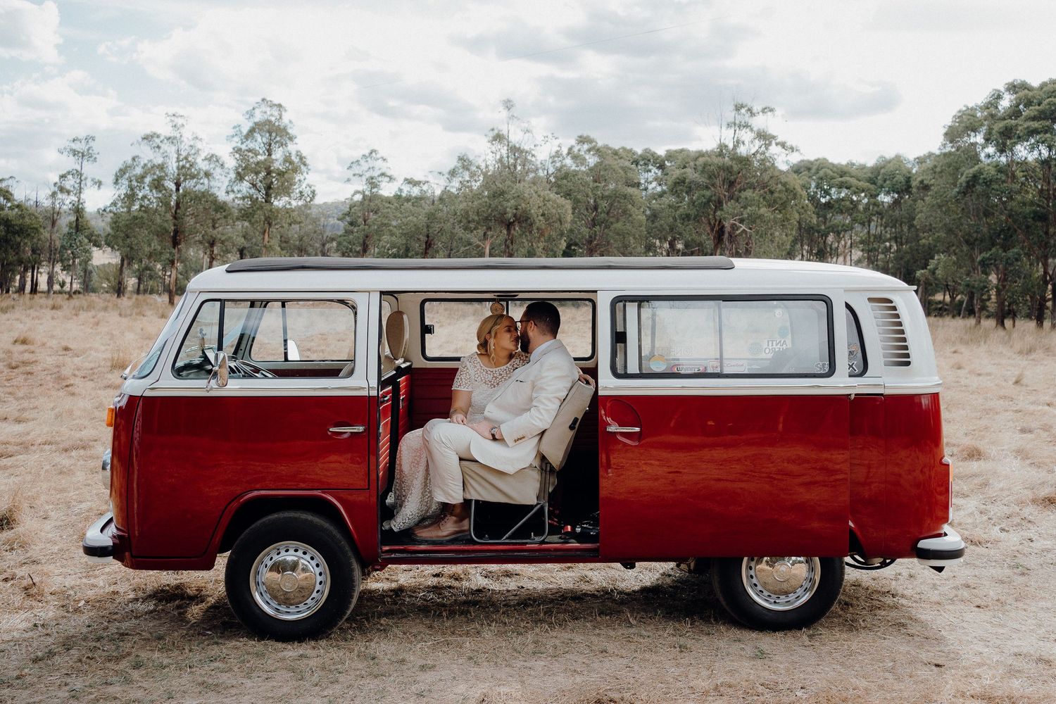 Wedding photographer in melbourne australia, country, laid-back, premium style