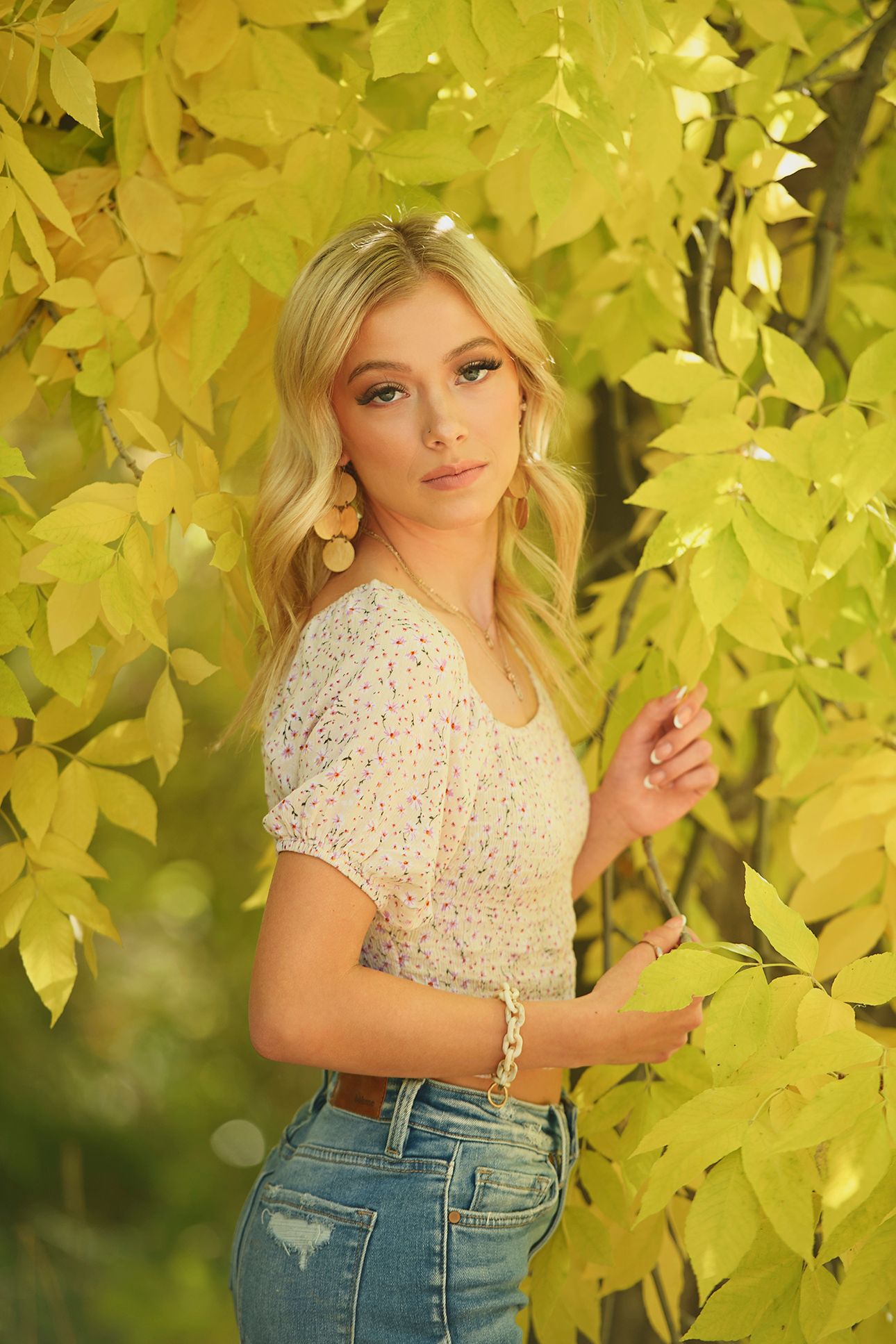 ShutterGirl Photography. Blackfoot, Idaho Falls, Pocatello Senior photographer. Creative custom Senior Photography