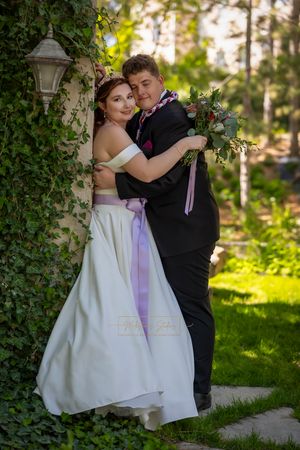 couple portrait Wedding @ Wild Rose Manor