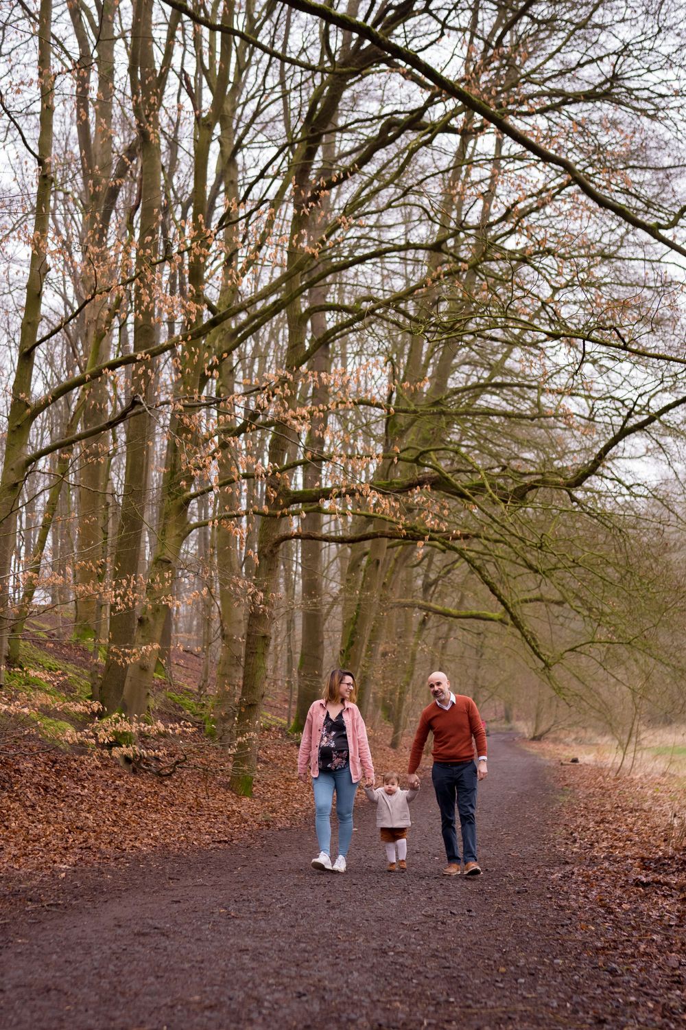 Séance photos famille en pleine nature au parc Schaveys à Beersel, Linkebeek et Rhode-Saint-Genèse. Magnifiques couleurs d'automne.
