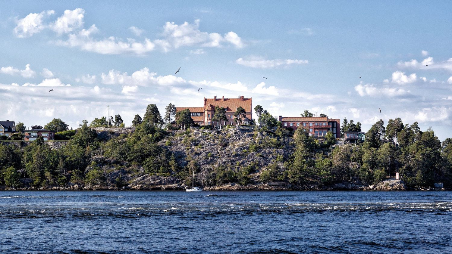 Stockholm udsigt M. rød bygning