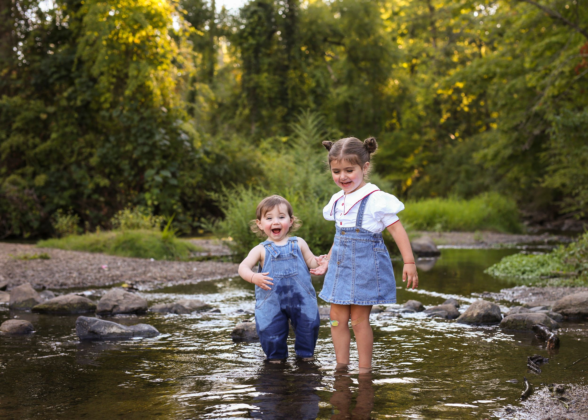 family photoshoot at a lake