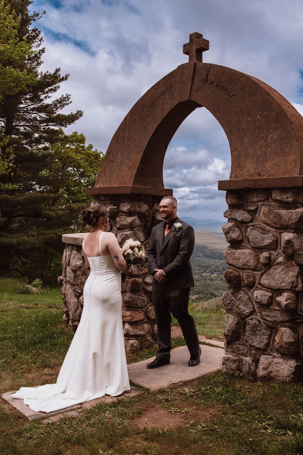 Hudson Valley wedding venue with mountain views