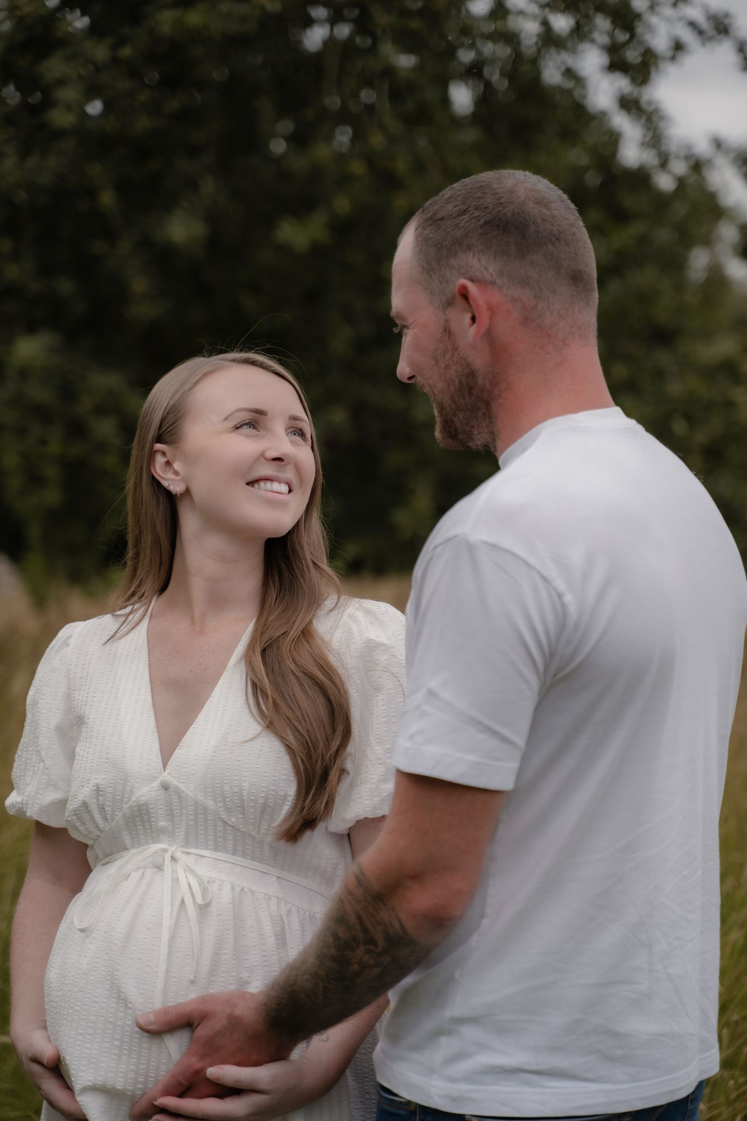 swadlincote-maternity-photographer-natural-outdoor.jpg