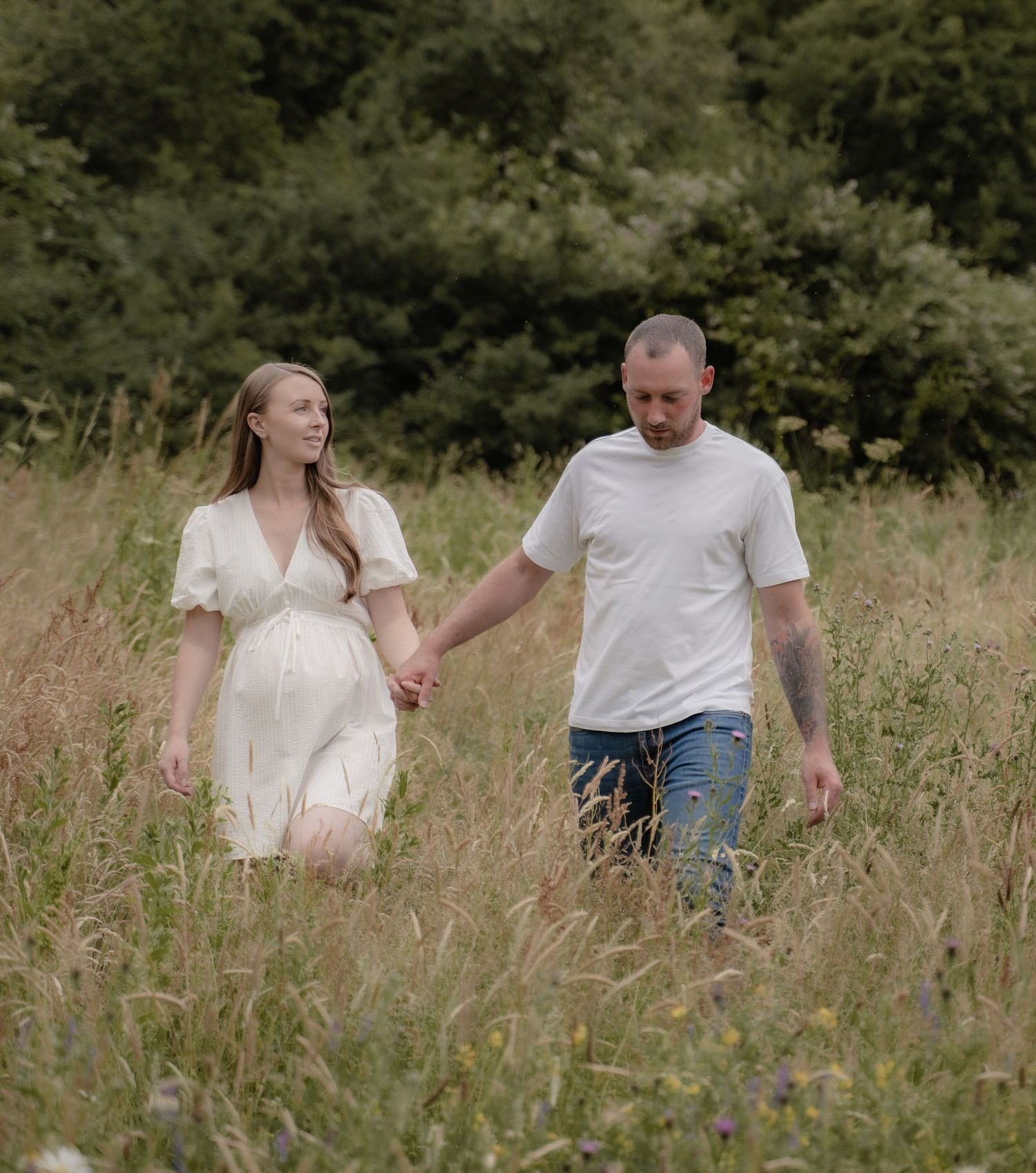 leicestershire-maternity-photoshoot-storytelling-style.jpg