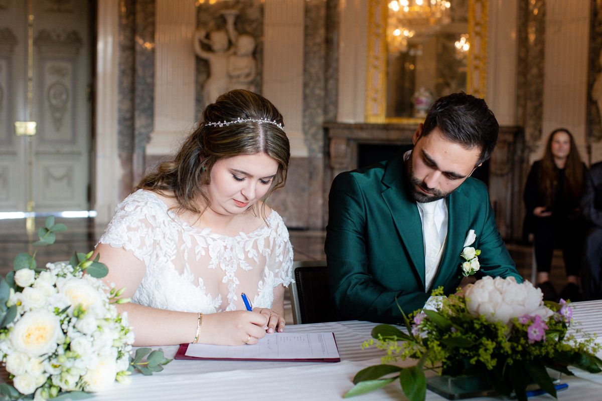 Standesamtliche Hochzeit im Schloss Benrath begleitet von einem Profi Hochzeitsfotograf