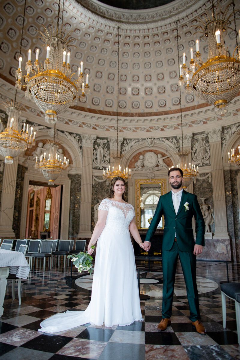 Standesamtliche Hochzeit im Schloss Benrath begleitet von einem Profi Hochzeitsfotograf