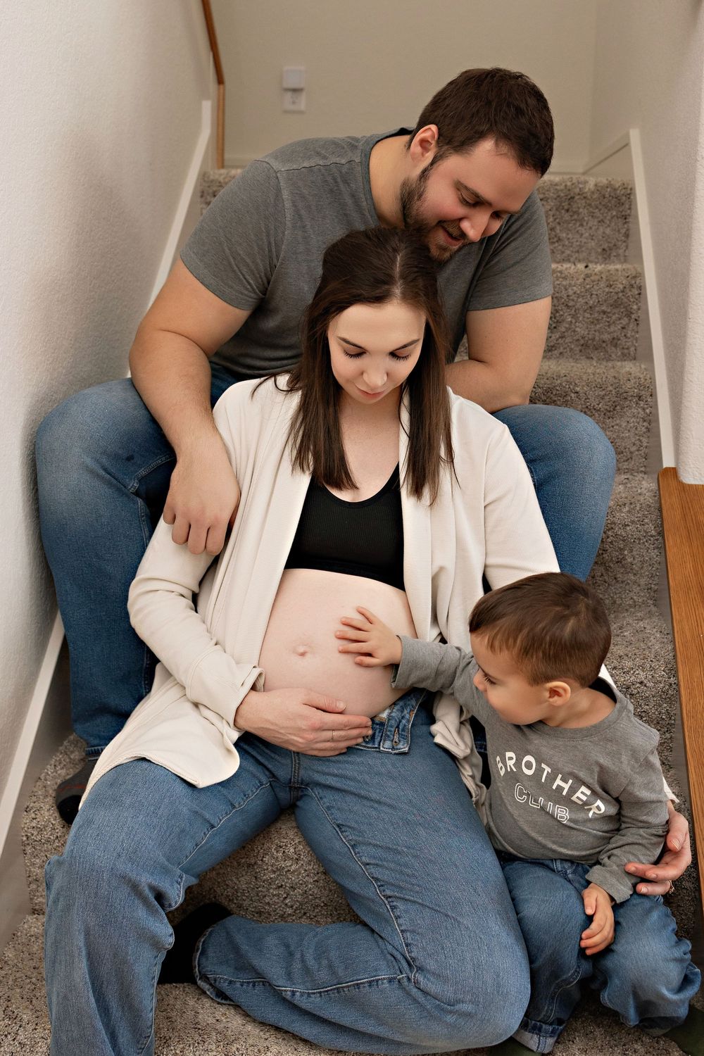 Kendall Kuss Photography, maternity in home photos in Lake Country Wisconsin. Family photos Hartland WI, Oconomowoc WI Watertown WI
