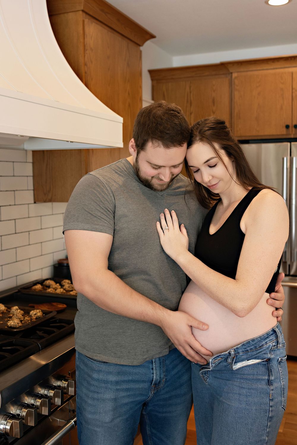 Kendall Kuss Photography, maternity in home photos in Lake Country Wisconsin. Family photos Hartland WI, Oconomowoc WI Watertown WI