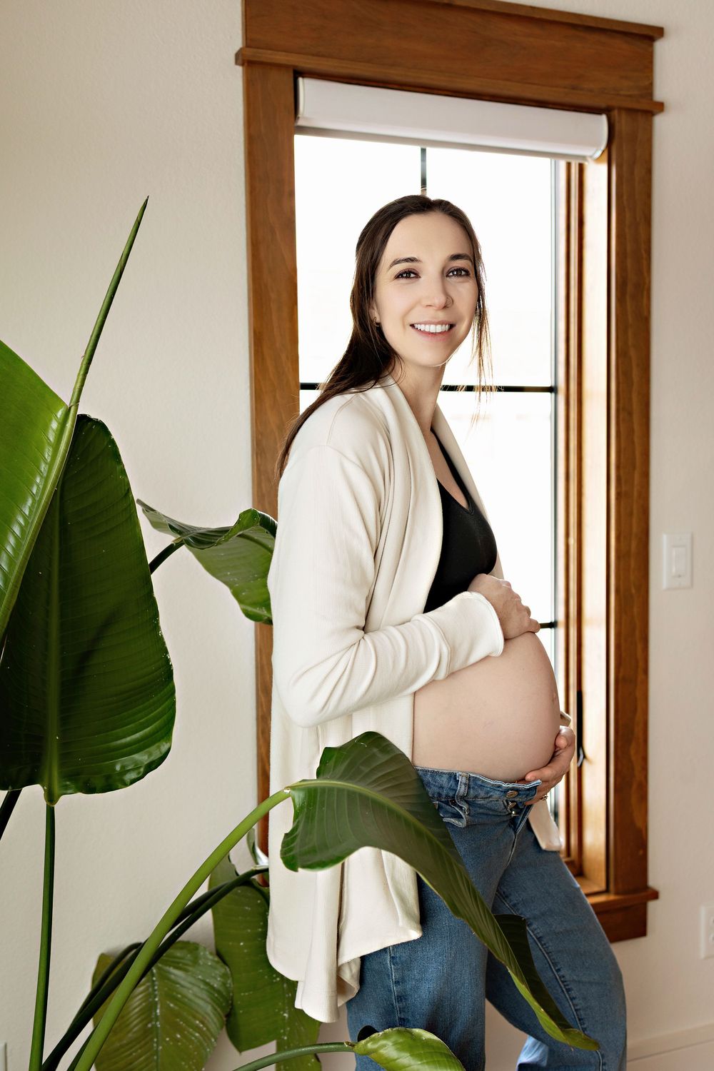 Kendall Kuss Photography, maternity in home photos in Lake Country Wisconsin. Family photos Hartland WI, Oconomowoc WI Watertown WI