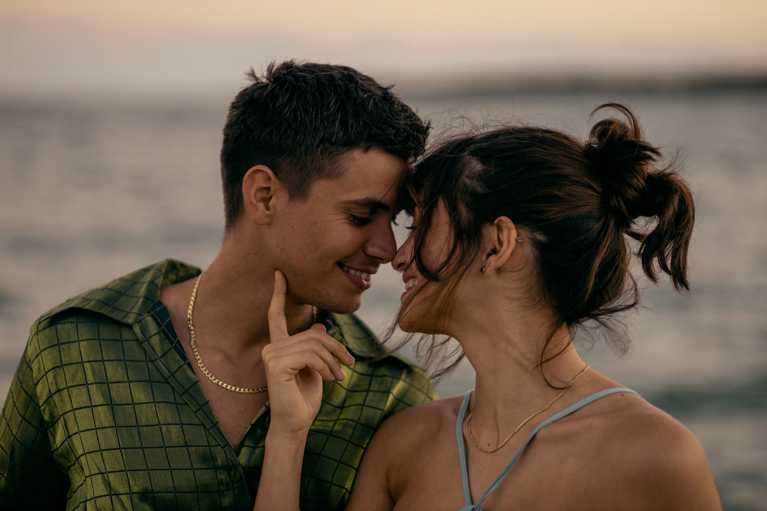 Cinematic Miami couple photography with authentic emotion, styled for proposals, anniversaries, and weddings by MannyPortraits.