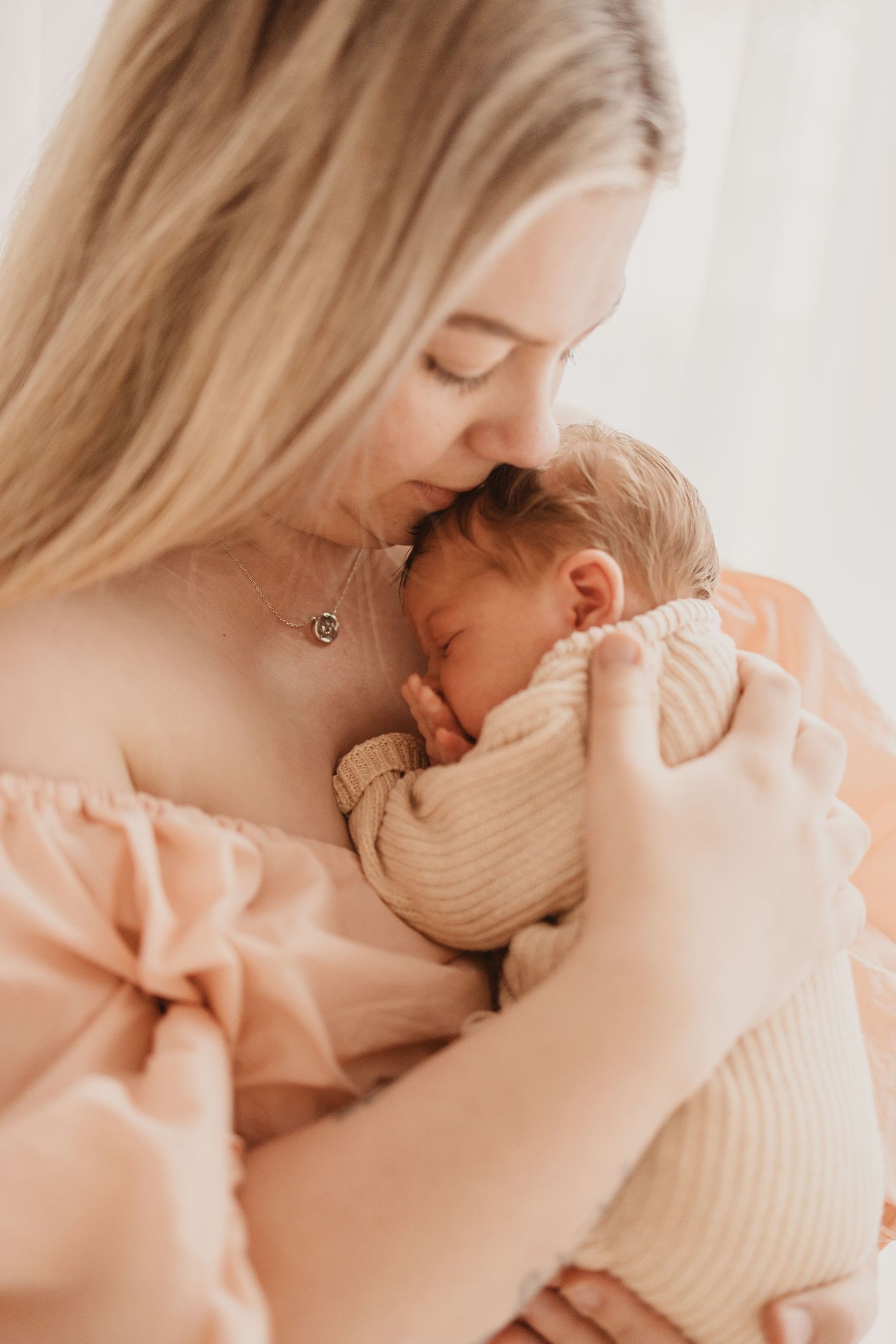 Geelong Lara Torquay Ocean Grove Barwon Heads newborn maternity pregnancy family motherhood couples photographer photography photoshoot