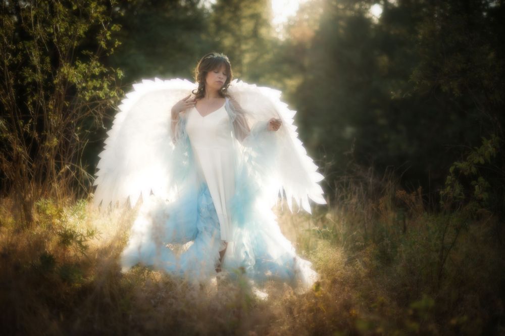 Fantasy themed woodland witch photoshoot in Spokane Washington at Indian Canyon Mystic Falls