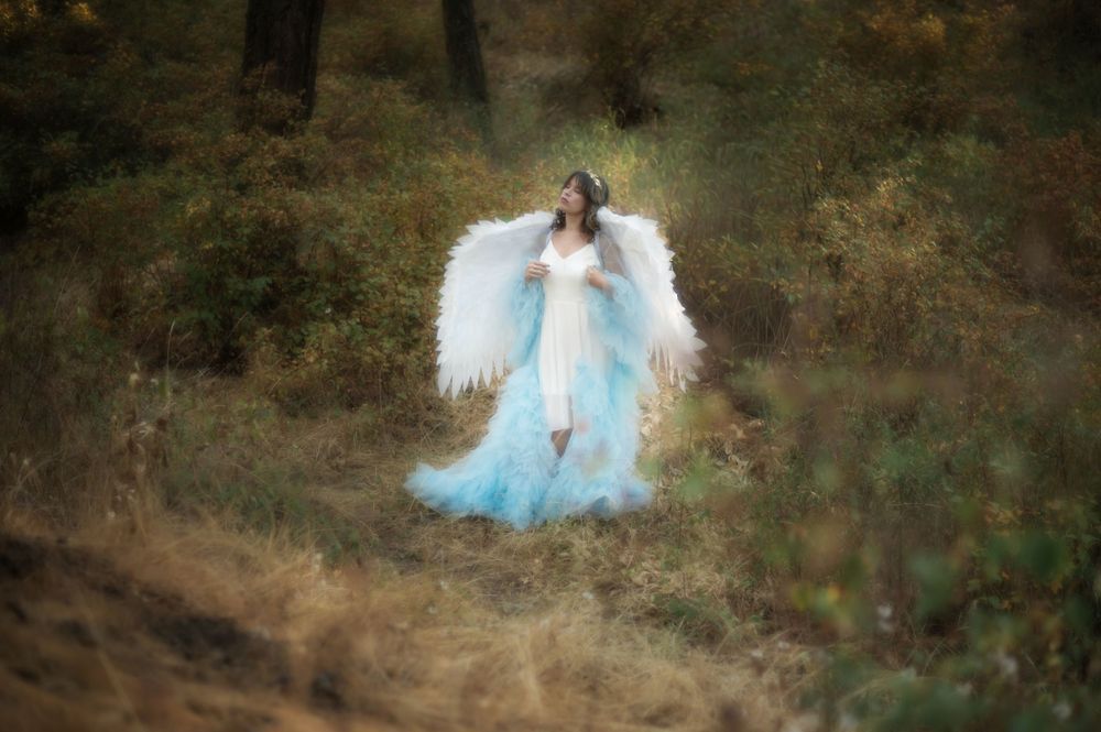 Fantasy themed woodland witch photoshoot in Spokane Washington at Indian Canyon Mystic Falls