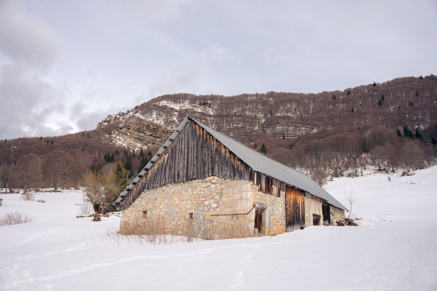 granges de joigny en hiver