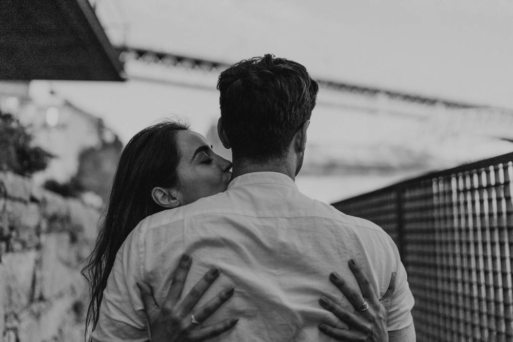 porto elopement couple urban moment