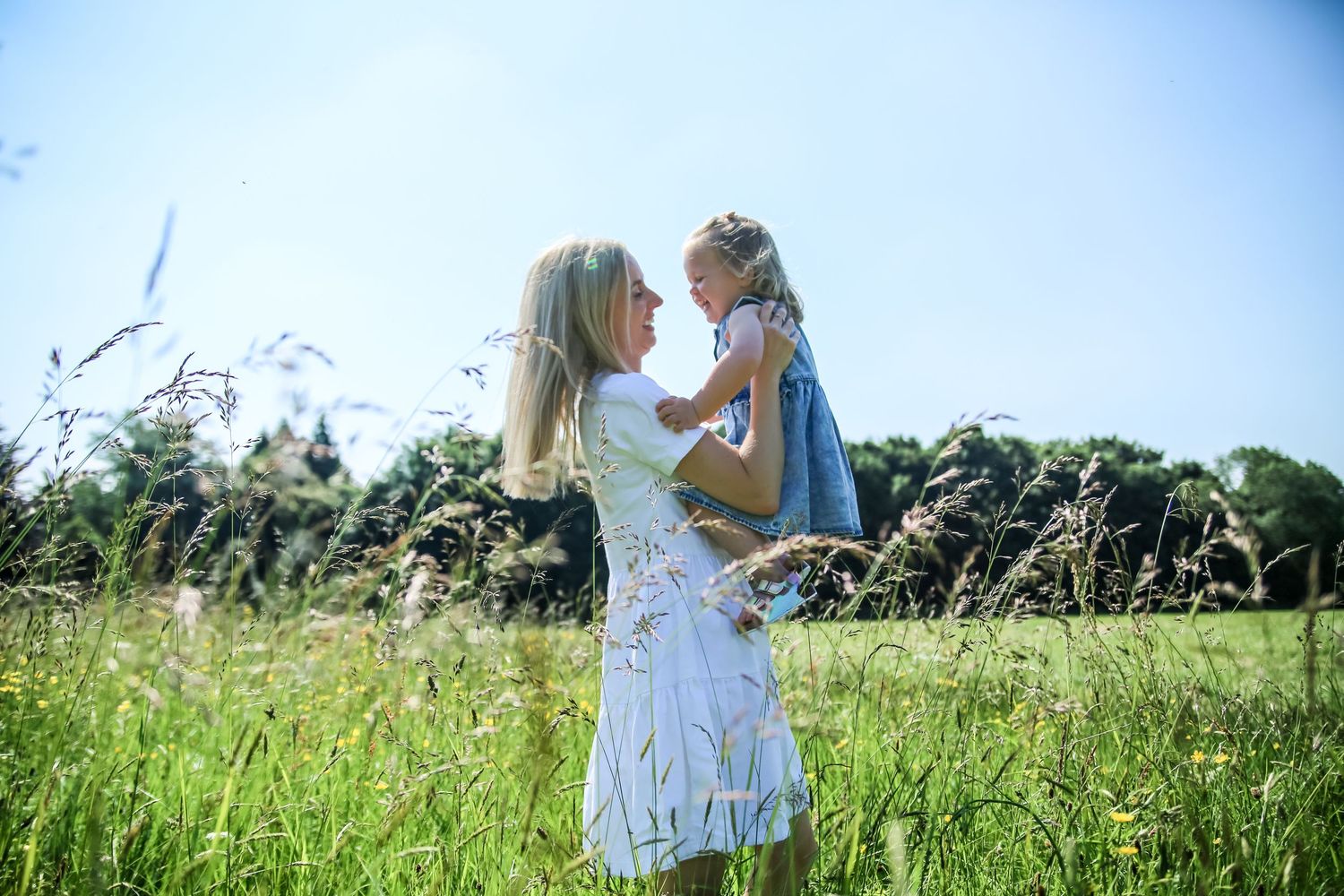 Weston Super Mare, North Somerset, Family photography. family portrait photographer. Outdoor location. photographer in Weston super mare.