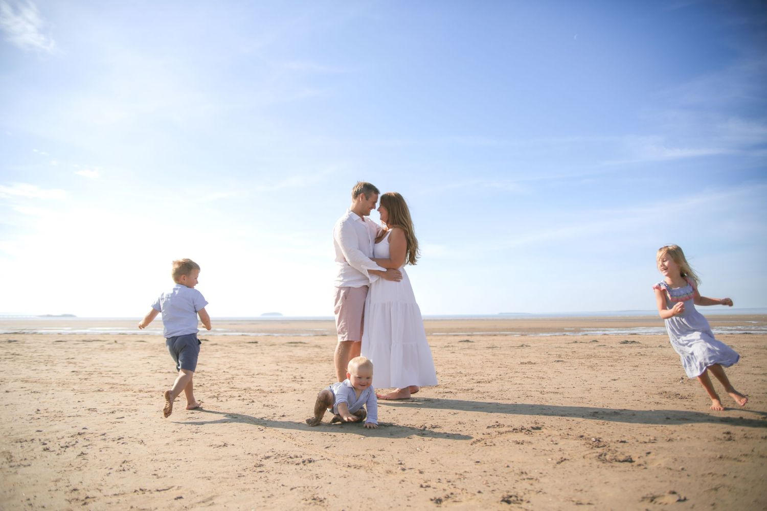 Weston Super Mare, North Somerset, Family photography. family portrait photographer. Outdoor location. photographer in Weston super mare.