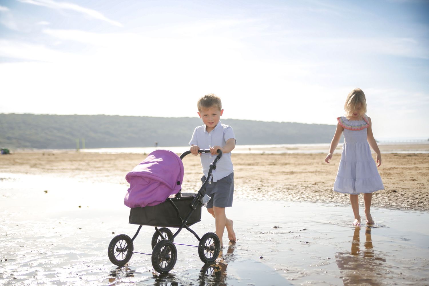Weston Super Mare, North Somerset, Family photography. family portrait photographer. Outdoor location. photographer in Weston super mare.