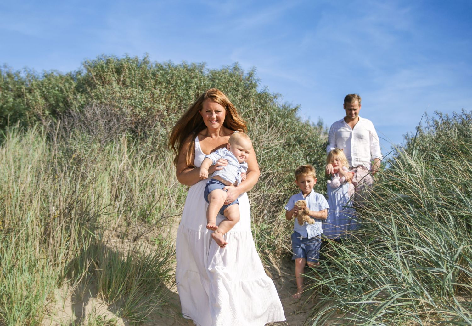 Weston Super Mare, North Somerset, Family photography. family portrait photographer. Outdoor location. photographer in Weston super mare.