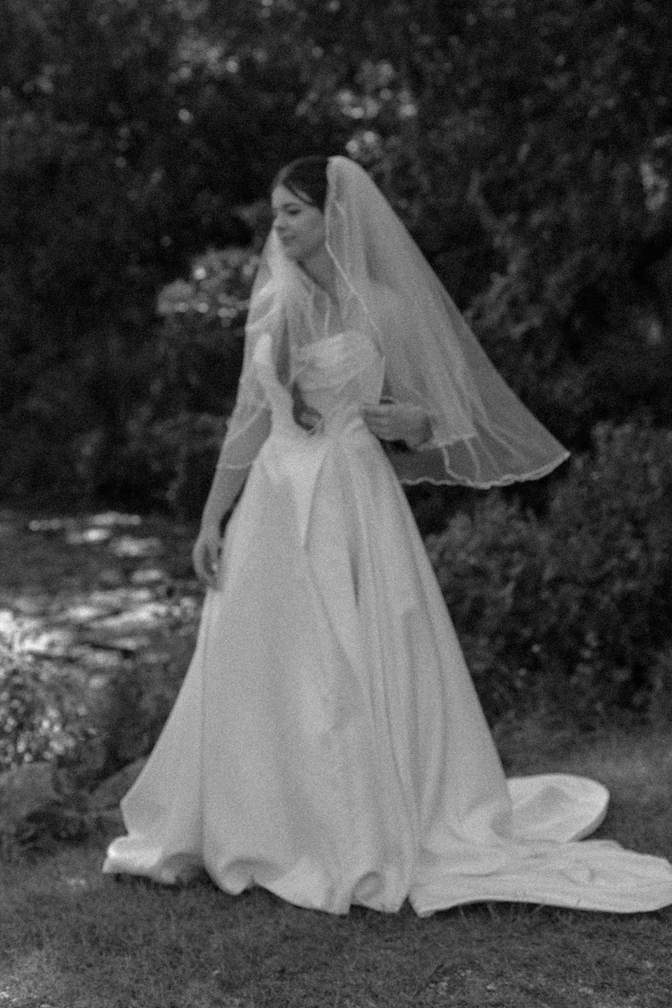 Documentary wedding photographer Omaha