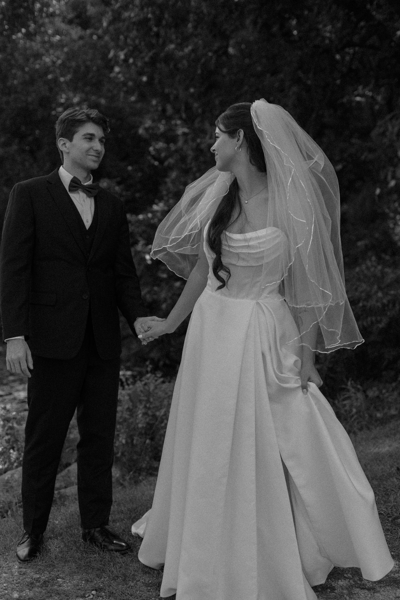 Documentary wedding photographer Omaha