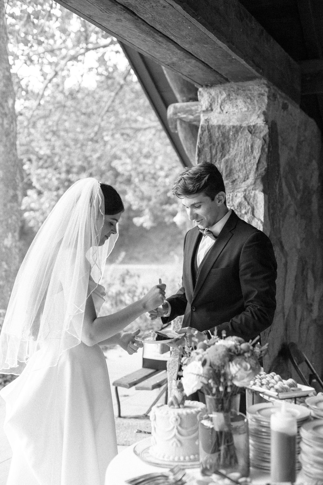 Documentary wedding photographer Omaha