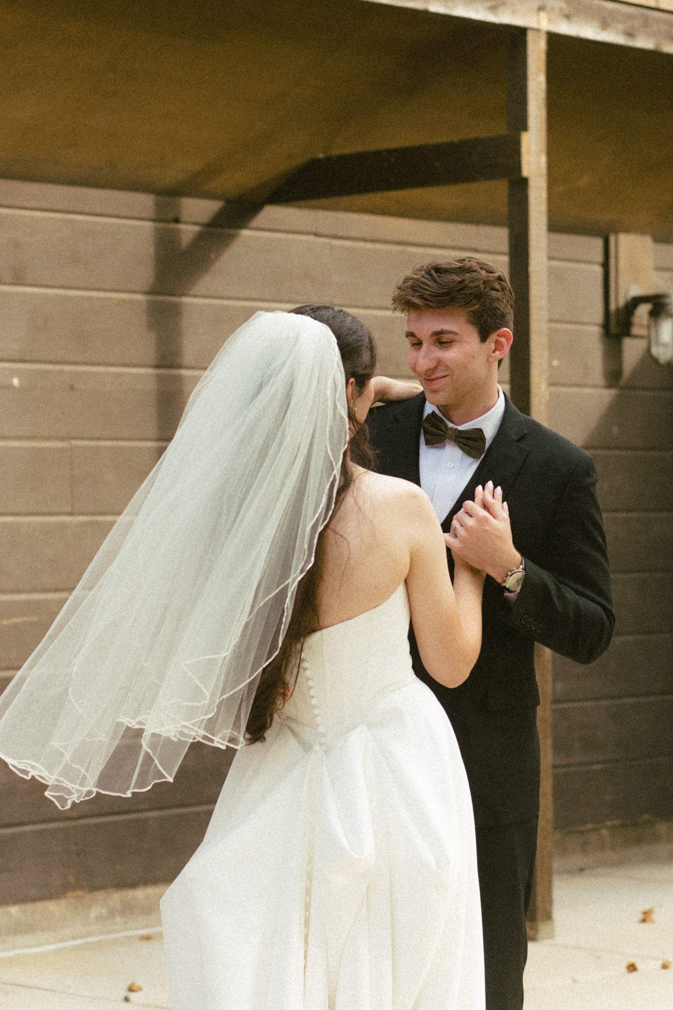 Documentary wedding photographer Omaha