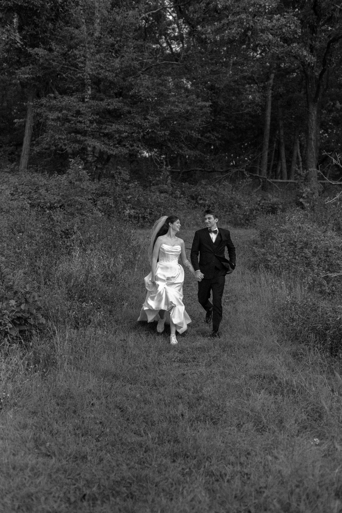 Documentary wedding photographer Omaha