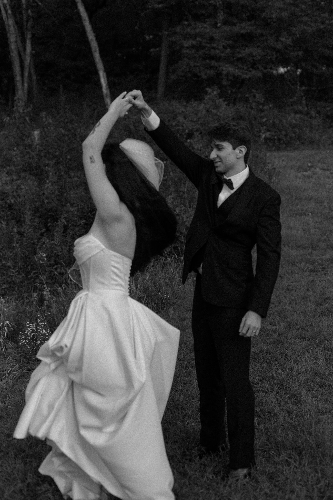 Documentary wedding photographer Omaha