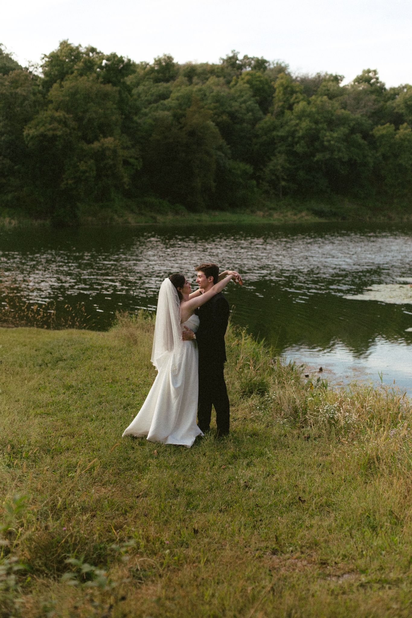 Documentary wedding photographer Omaha