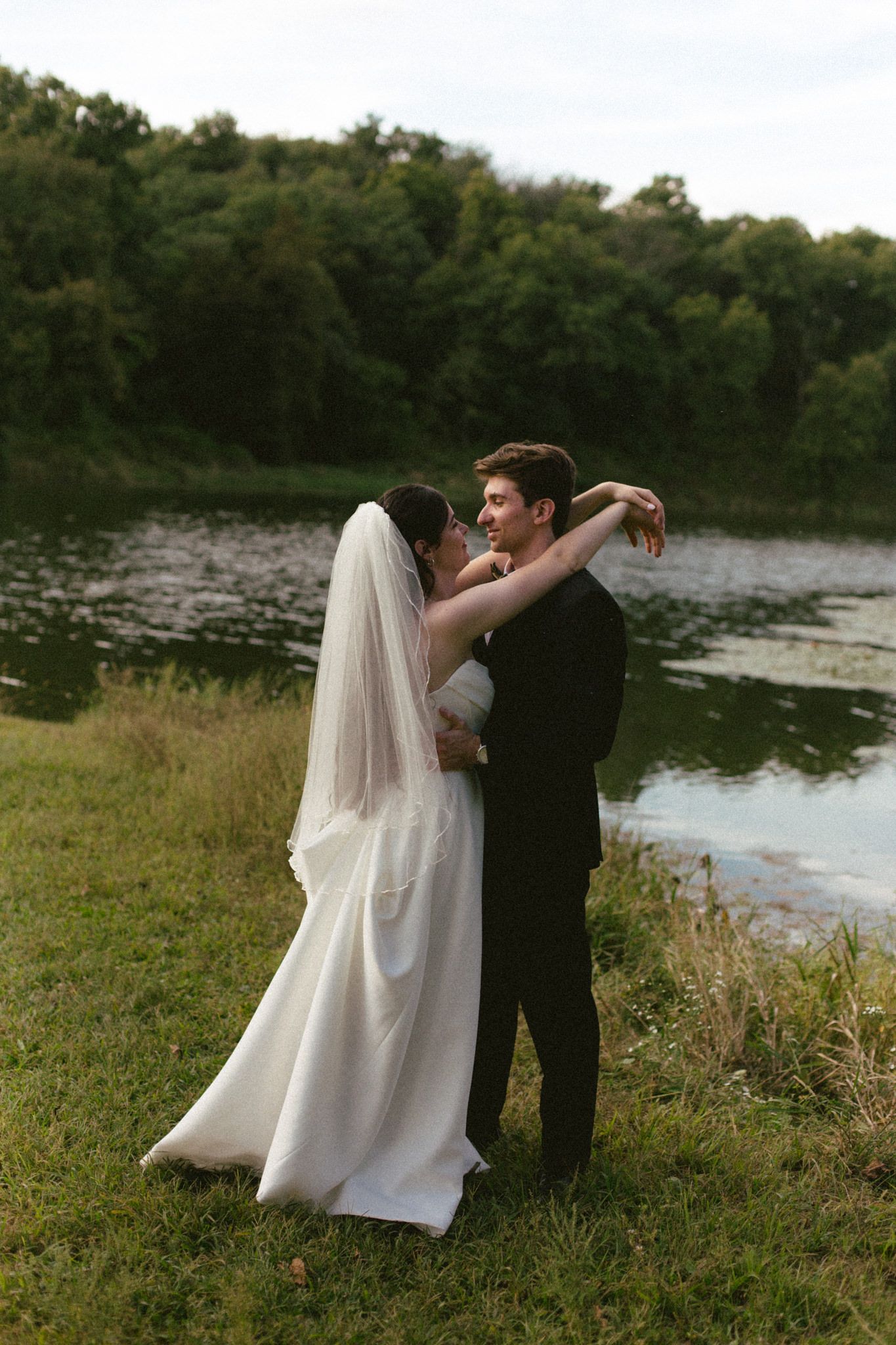 Documentary wedding photographer Omaha