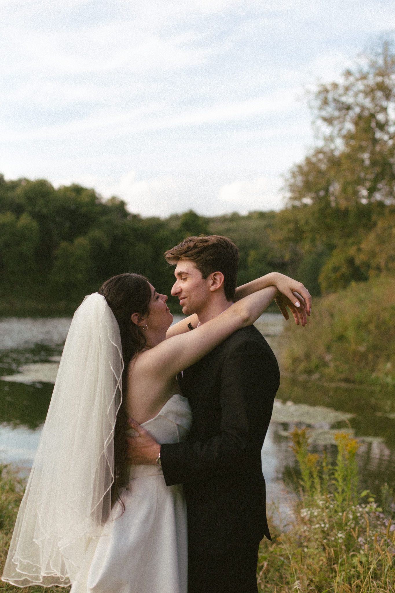 Documentary wedding photographer Omaha